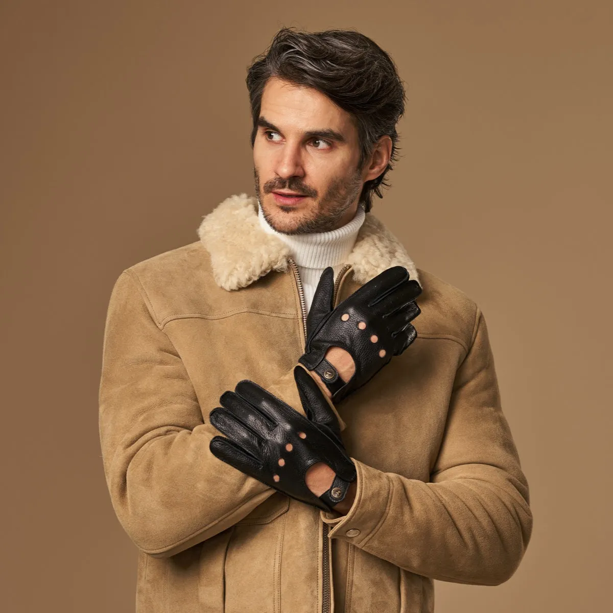 Austin (black) – luxurious driving gloves made of American deerskin leather