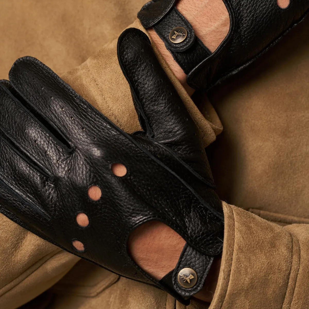 Austin (black) – luxurious driving gloves made of American deerskin leather