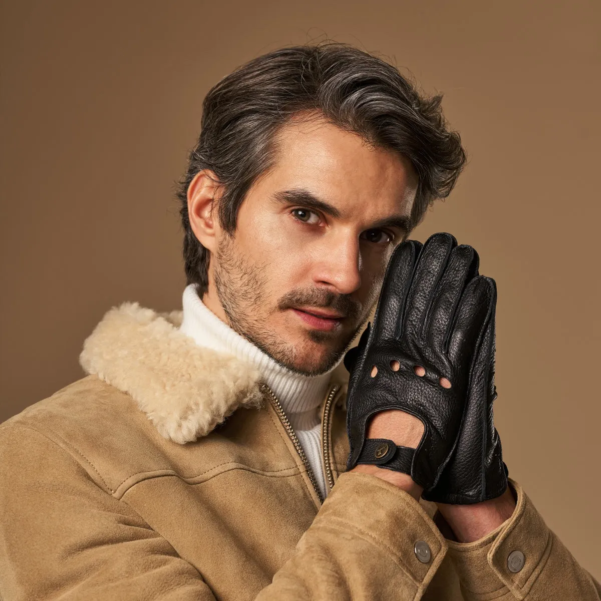 Austin (black) – luxurious driving gloves made of American deerskin leather