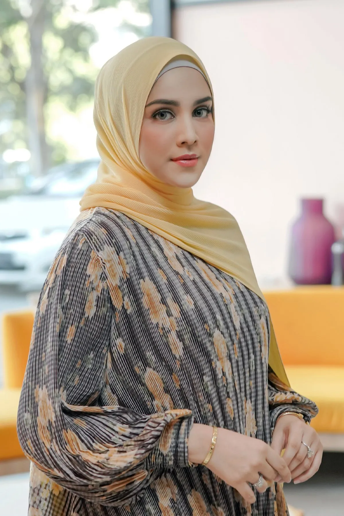 Everyday Pleated Shawl - Banana