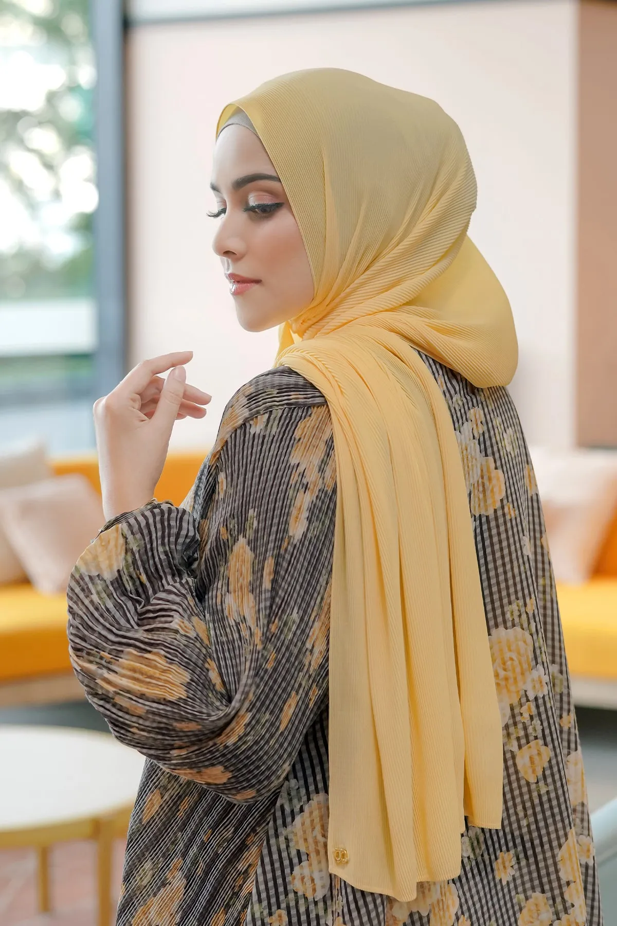 Everyday Pleated Shawl - Banana