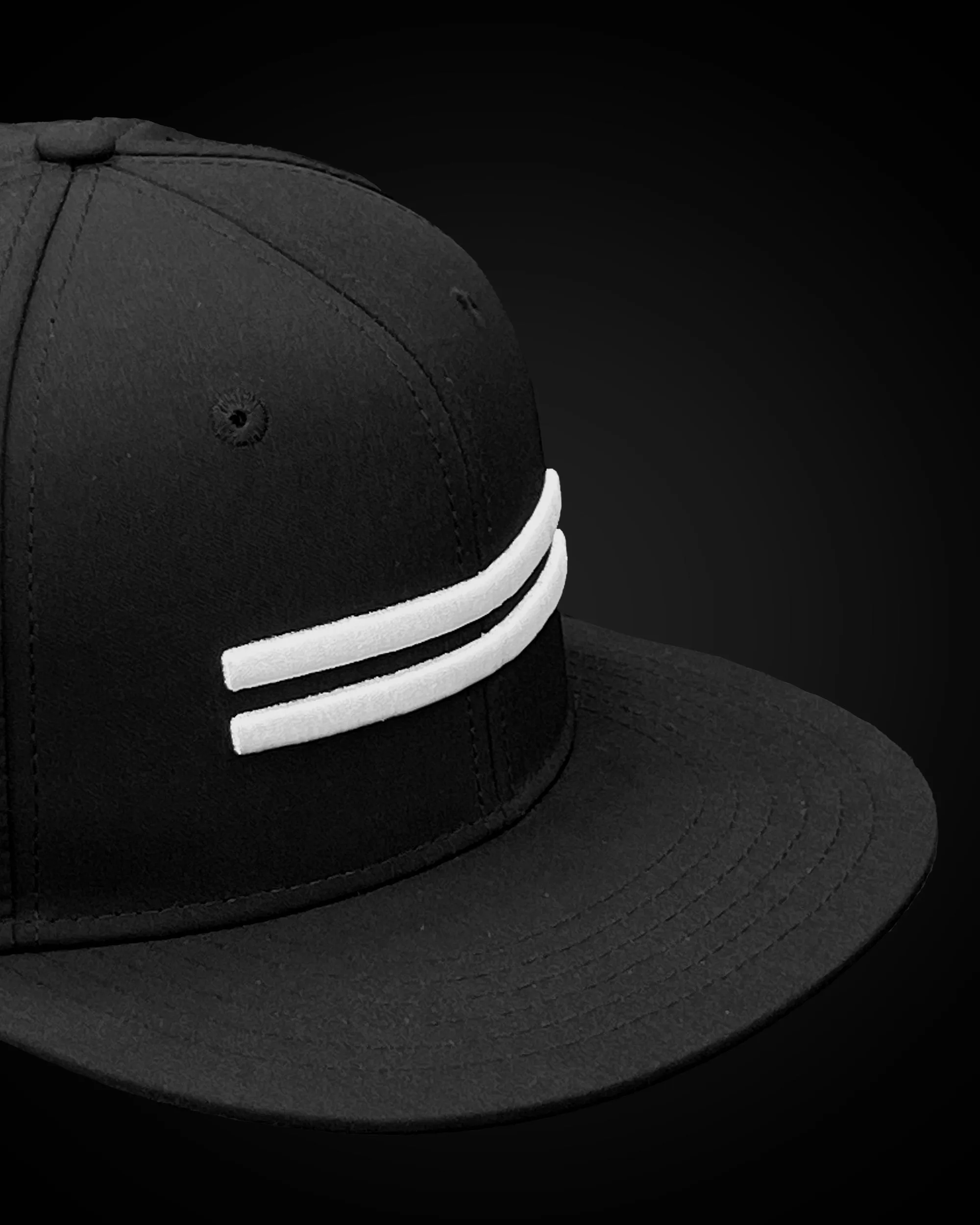 WARSTRIPE LIGHTWEIGHT SNAPBACK - BLACK